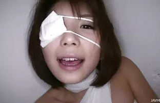 XXX 私は彼女がセックスのために処女になったことを私の友人と主張する えろ じょせい