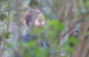 XXX 彼はカフェでロシアの女の子に会い、彼女の邪悪な足を魅了しました じょせい えろ