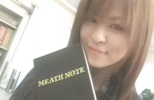 XXX 若い犬は屋外で隣人と遊ぶのが好きです 大人 の 女 えろ