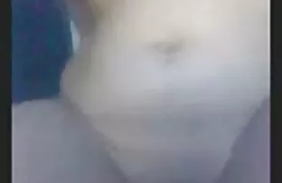 XXX 妻は舌で夫に教え込まれ、その後、彼女はしっかりと亀裂を残します えろ 女子