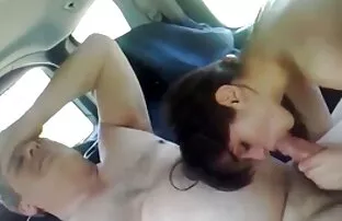 XXX 彼女は大きな上に座って、変更する少年のお尻を変更します えろ アニメ 女性