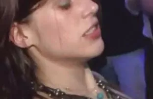 XXX 大きな手で美しいクライアントを撫で えろ 動画 女性