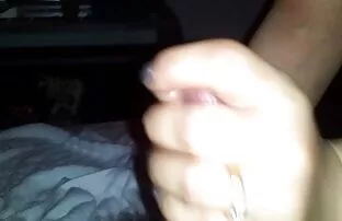 XXX 暗い部屋ではセックスの代わりにマッサージ えろ 女