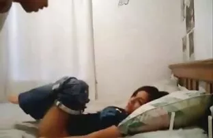XXX 彼女はひよこの腕の中でキャッチされ、両方がクソされています 女 マッサージ 師 えろ