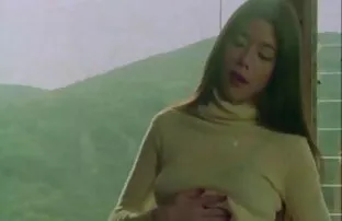 XXX 彼は女性が肛門を取るものを含むトランクを作るのを助けました 女 えろ 動画