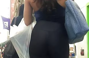 XXX 廊下で抱きしめている二人の友人 女 向け えろ