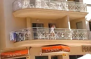 XXX 彼女の新しい隣人、メンバーから取られてください 女性 えろ どう が