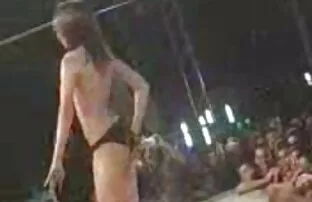 XXX 学生は自宅で彼女の先生をだまし、彼女を猫にすることを許した えろ 女の子 用
