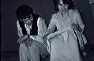 XXX ルーマニアの性爆弾masturbatesとともにa男とキック彼の 女性 向け えろ